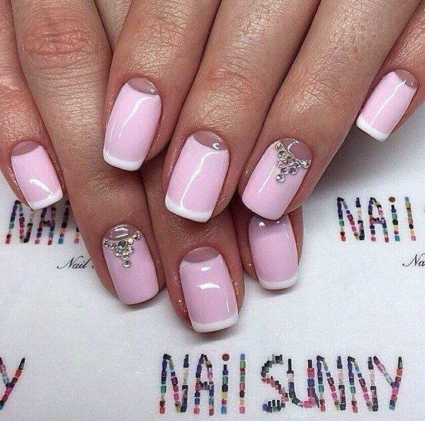 Удивительный «голый» маникюр в стиле «negative space» 2026: лучшие идеи, новинки, фото