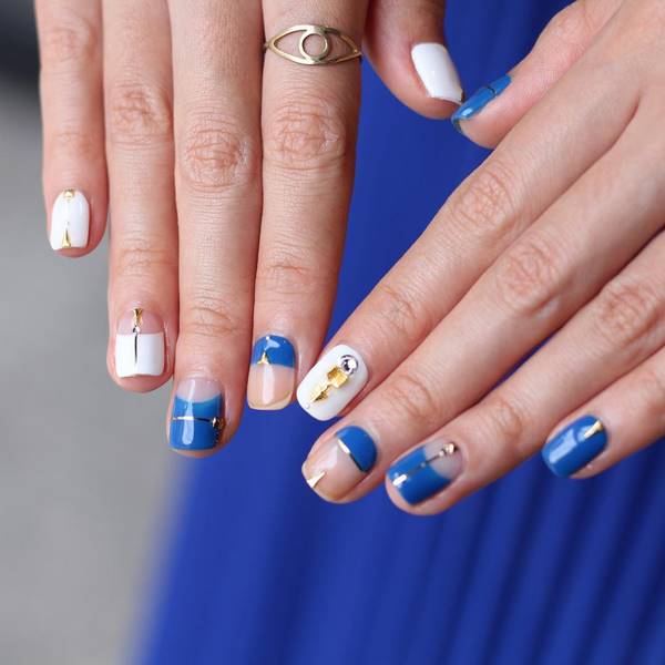 Удивительный «голый» маникюр в стиле «negative space» 2026: лучшие идеи, новинки, фото