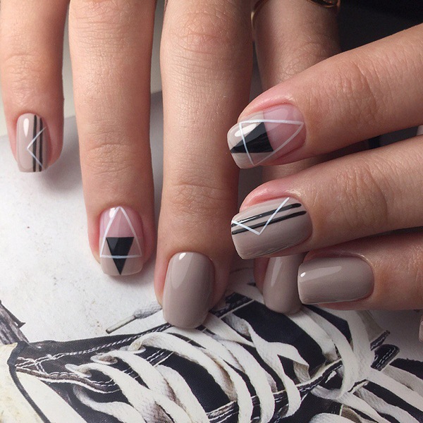 Стильный геометрический маникюр 2026 года: модный дизайн ногтей геометрия — фото
