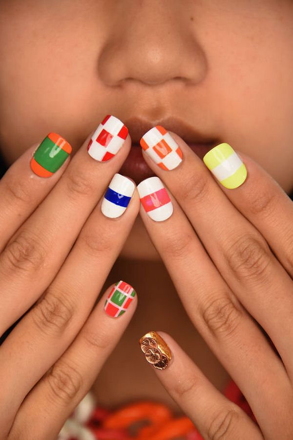 Стильный геометрический маникюр 2026 года: модный дизайн ногтей геометрия — фото