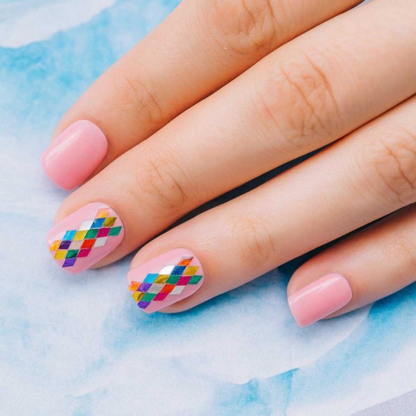 Стильный геометрический маникюр 2026 года: модный дизайн ногтей геометрия — фото