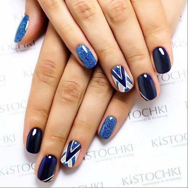 Стильный геометрический маникюр 2026 года: модный дизайн ногтей геометрия — фото