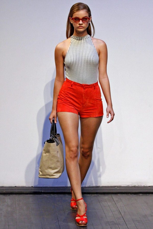 Привлекательные луки с шортами: модные шорты в летнем сезоне 2026 года
