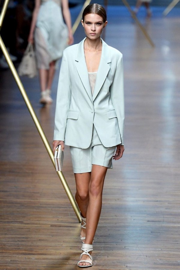 Привлекательные луки с шортами: модные шорты в летнем сезоне 2026 года