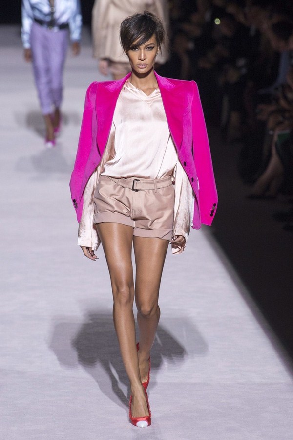 Привлекательные луки с шортами: модные шорты в летнем сезоне 2026 года