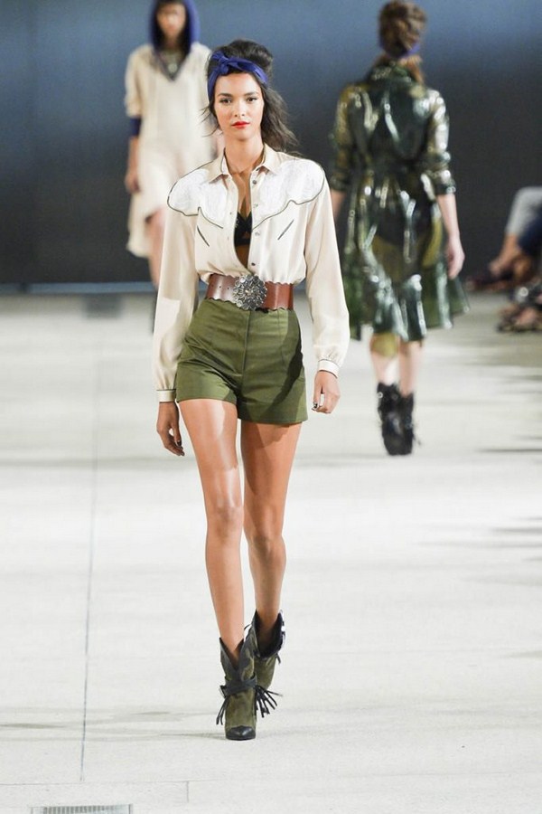 Привлекательные луки с шортами: модные шорты в летнем сезоне 2026 года