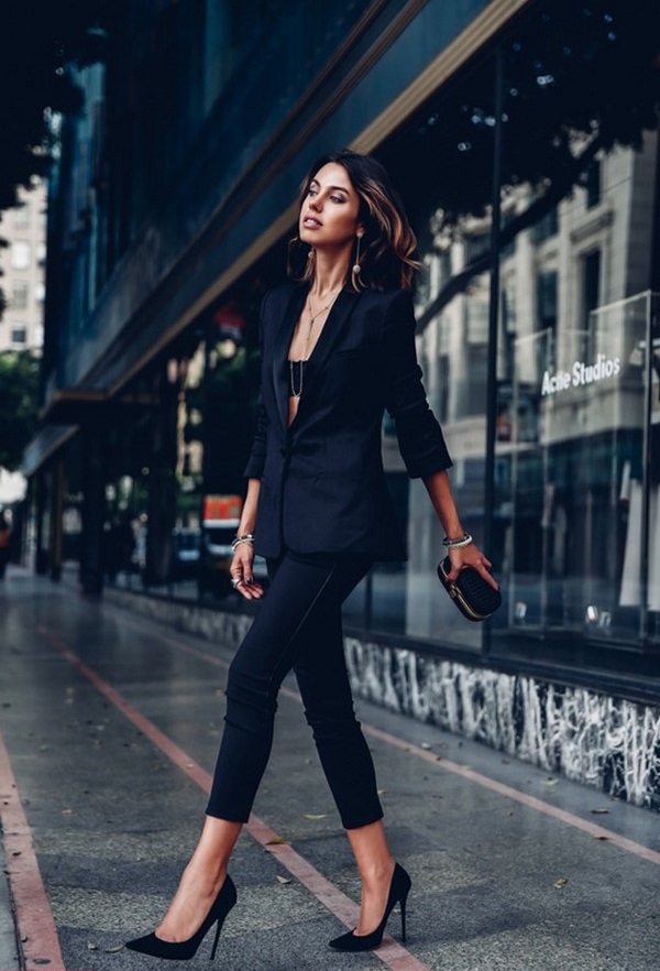 Элегантные деловые луки 2026: офисная мода для истинных леди