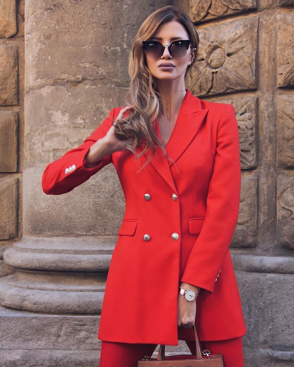 Элегантные деловые луки 2026: офисная мода для истинных леди