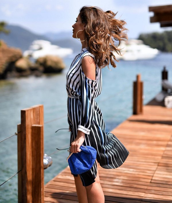 Модный летний тренд 2026: эффектные платья в полоску