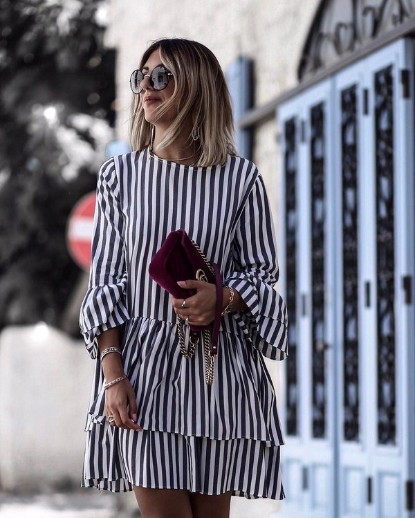 Модный летний тренд 2026: эффектные платья в полоску