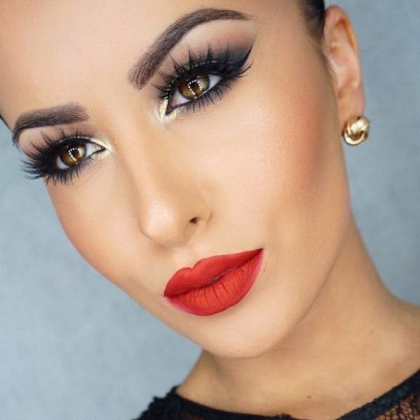 Топовые идеи новогоднего макияжа 2027: фото