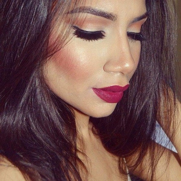 Топовые идеи новогоднего макияжа 2027: фото