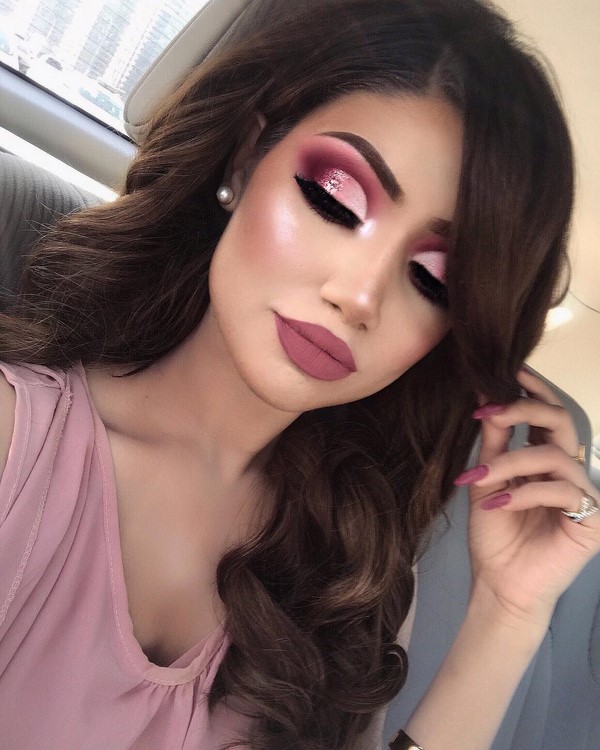 Топовые идеи новогоднего макияжа 2027: фото