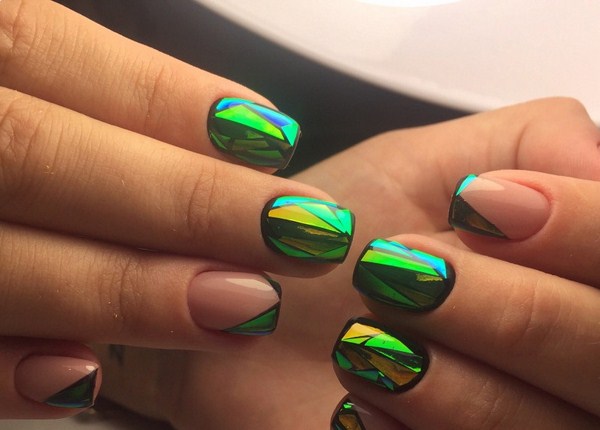 Прелестный дизайн ногтей «битое стекло» 2026 года: фото-новинки