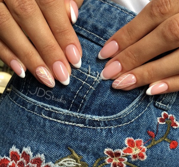 Прелестный дизайн ногтей «битое стекло» 2026 года: фото-новинки