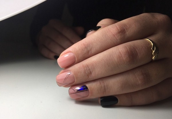 Прелестный дизайн ногтей «битое стекло» 2026 года: фото-новинки