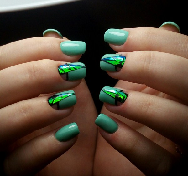 Прелестный дизайн ногтей «битое стекло» 2026 года: фото-новинки