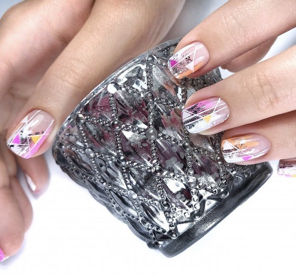 Прелестный дизайн ногтей «битое стекло» 2026 года: фото-новинки