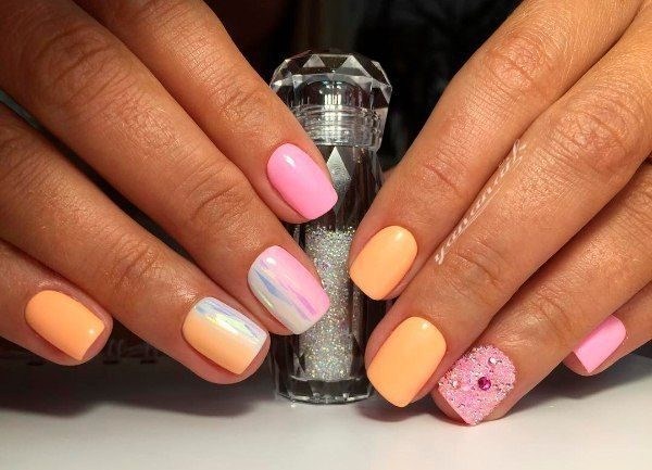 Прелестный дизайн ногтей «битое стекло» 2026 года: фото-новинки