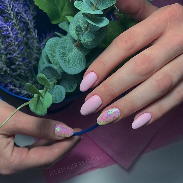 Прелестный дизайн ногтей «битое стекло» 2026 года: фото-новинки