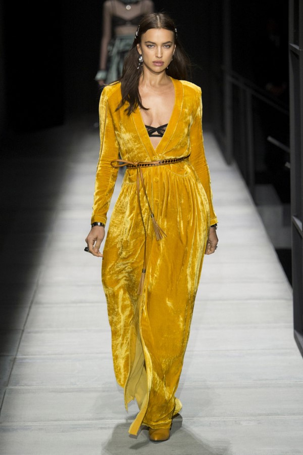 Мегамодные сеты с осенне-зимними платьями 2026-2027 — фото