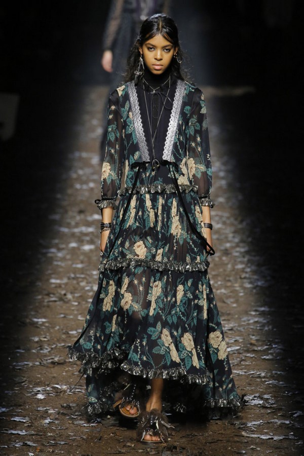 Мегамодные сеты с осенне-зимними платьями 2026-2027 — фото