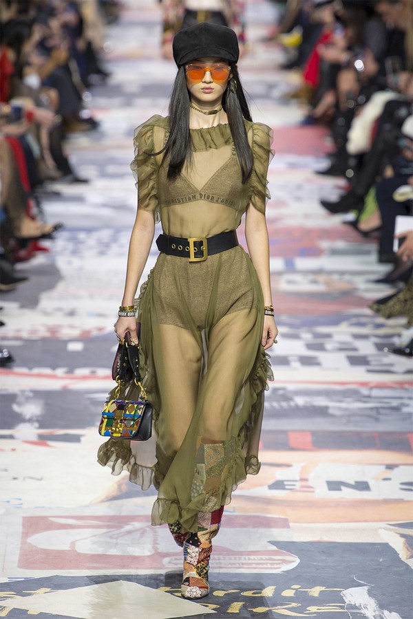 Мегамодные сеты с осенне-зимними платьями 2026-2027 — фото