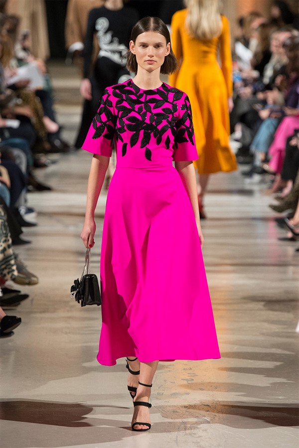 Мегамодные сеты с осенне-зимними платьями 2026-2027 — фото