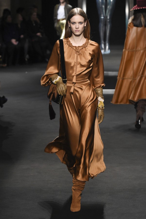 Мегамодные сеты с осенне-зимними платьями 2026-2027 — фото