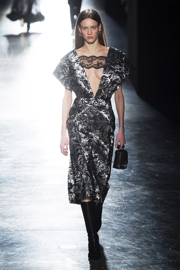 Мегамодные сеты с осенне-зимними платьями 2026-2027 — фото