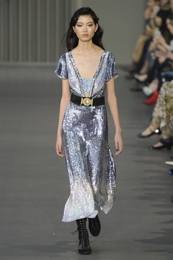 Мегамодные сеты с осенне-зимними платьями 2026-2027 — фото