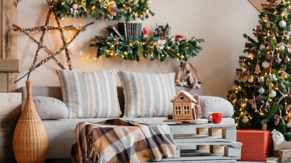 Лучшие 100+ фото примеров, как украсить дом на Новый 2027 год!