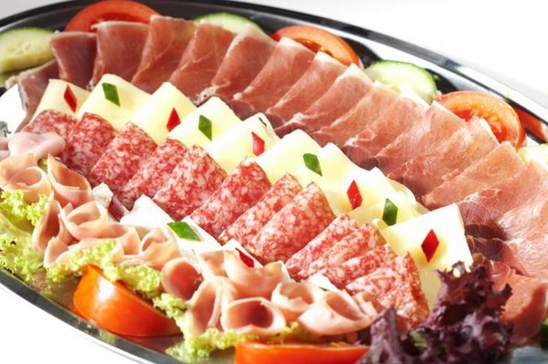 Праздничные нарезки на стол: лучшие фото-идеи, как выполнить нарезки