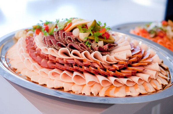 Праздничные нарезки на стол: лучшие фото-идеи, как выполнить нарезки