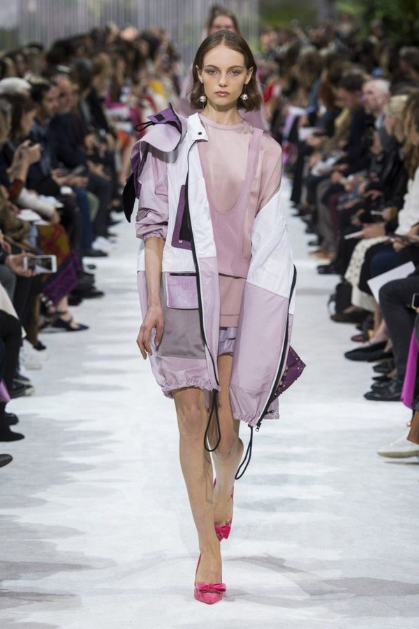 Лучшие идеи верхней одежды в сезоне осень-зима 2026-2027: фото образы