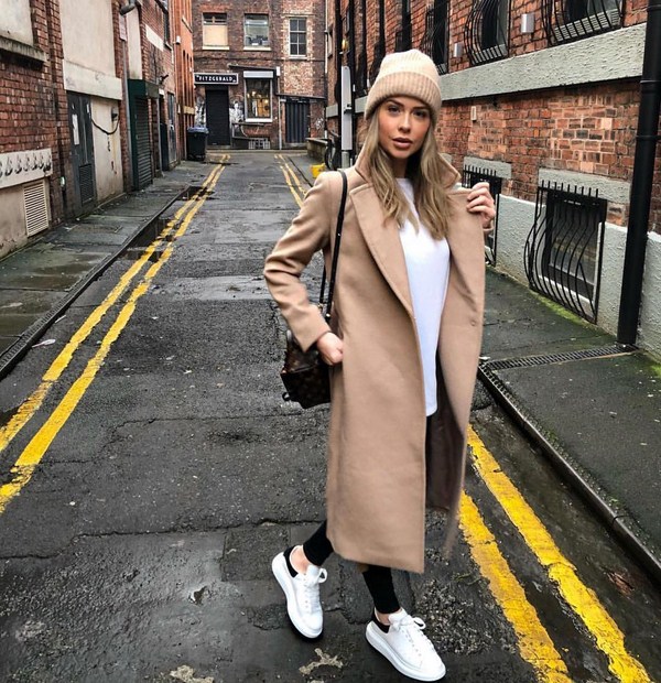 Лучшие идеи верхней одежды в сезоне осень-зима 2026-2027: фото образы