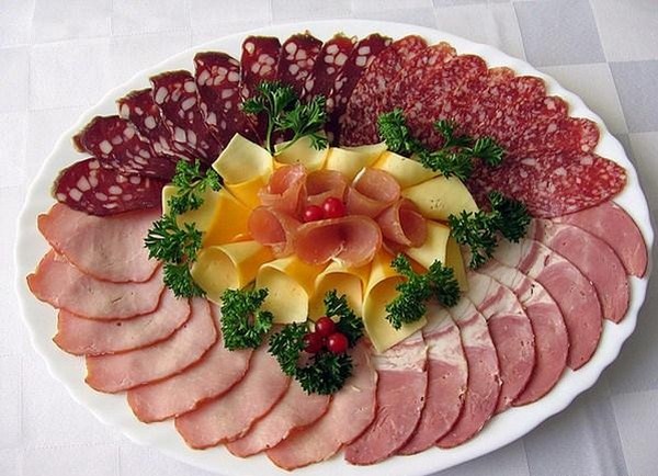 Праздничные нарезки на стол: лучшие фото-идеи, как выполнить нарезки