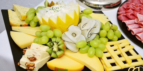 Праздничные нарезки на стол: лучшие фото-идеи, как выполнить нарезки
