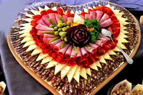 Праздничные нарезки на стол: лучшие фото-идеи, как выполнить нарезки