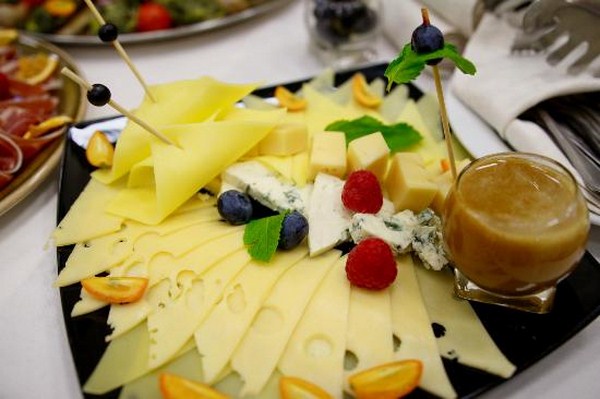 Праздничные нарезки на стол: лучшие фото-идеи, как выполнить нарезки