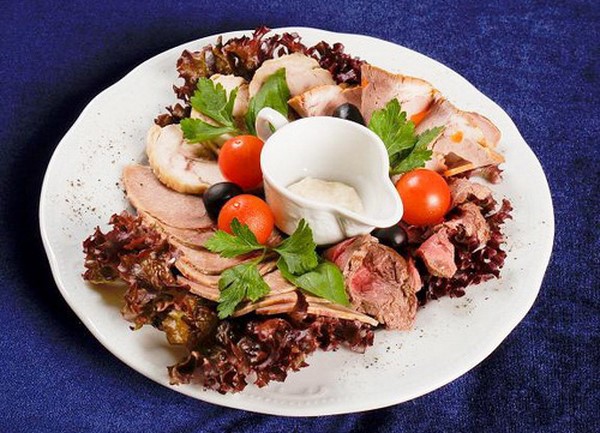 Праздничные нарезки на стол: лучшие фото-идеи, как выполнить нарезки