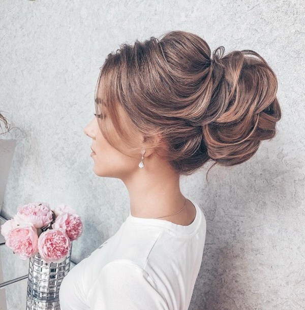 Изумительные варианты прически на вечер: фото-новинки вечерней прически 2026 года
