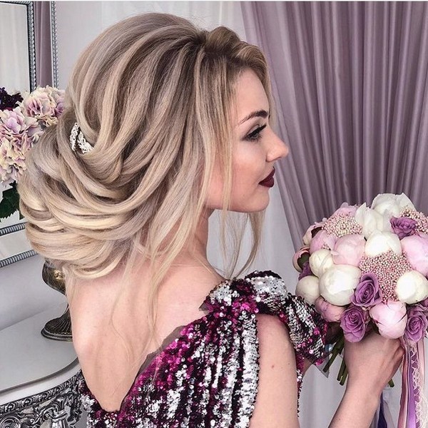 Изумительные варианты прически на вечер: фото-новинки вечерней прически 2026 года