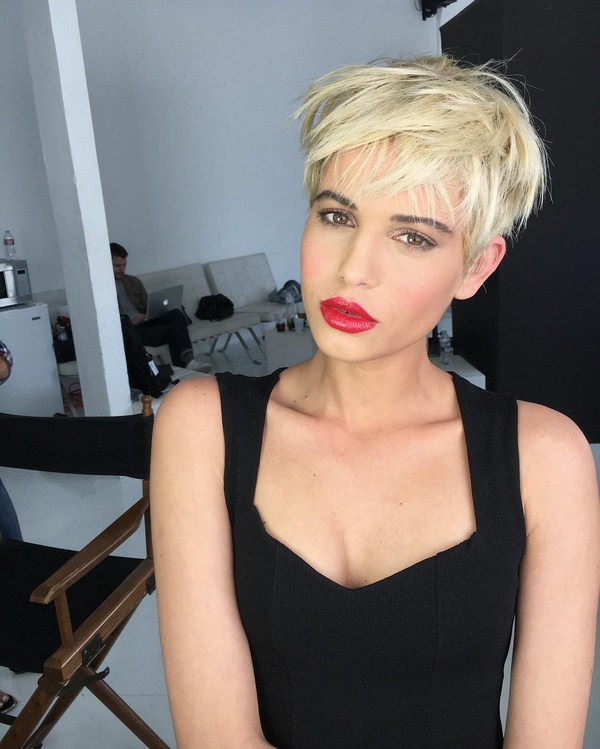 Изумительные варианты прически на вечер: фото-новинки вечерней прически 2026 года