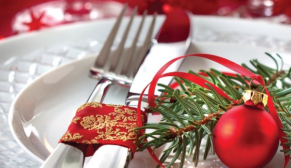 Захватывающий декор стола на Новый 2027 год: топовые фото-идеи украшения новогоднего стола