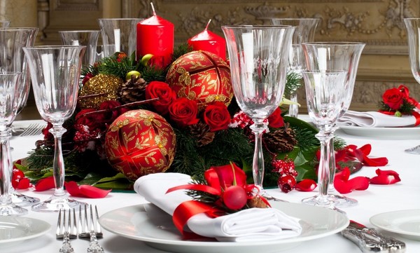 Захватывающий декор стола на Новый 2027 год: топовые фото-идеи украшения новогоднего стола