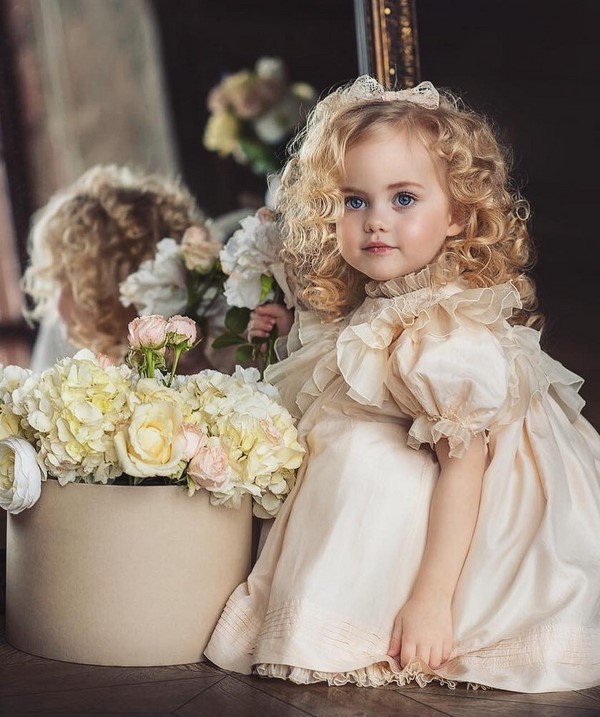 Красивейшие платья для девочек 2026 года: лучшие идеи образов для юных принцесс