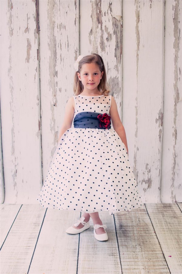 Красивейшие платья для девочек 2026 года: лучшие идеи образов для юных принцесс