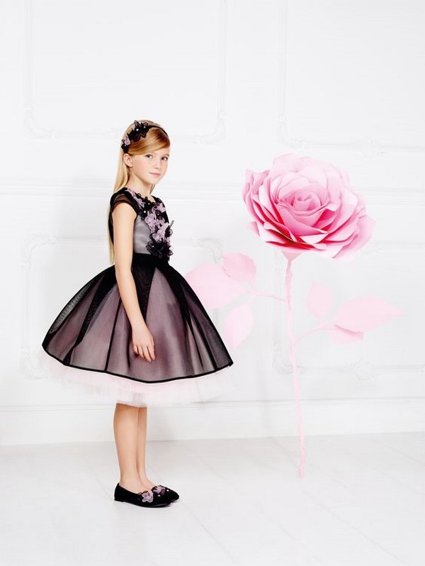 Красивейшие платья для девочек 2026 года: лучшие идеи образов для юных принцесс