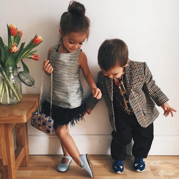 Красивейшие платья для девочек 2026 года: лучшие идеи образов для юных принцесс